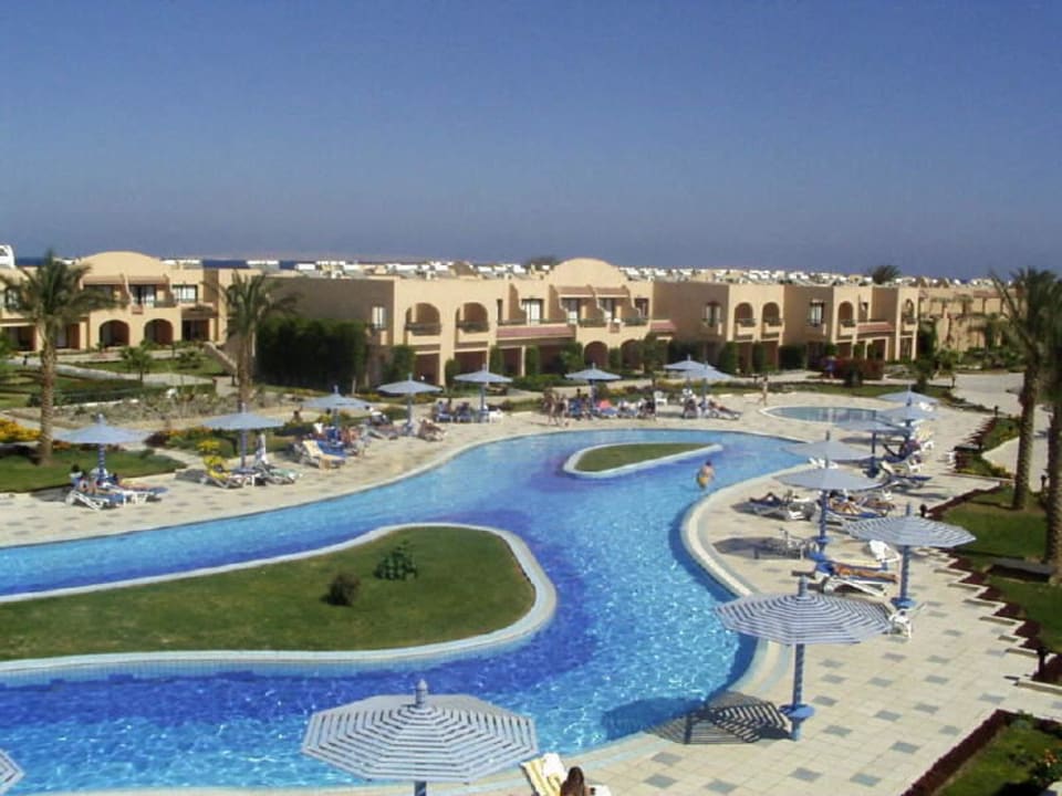 Blick von einem Hotelgebäude des Ali Baba Ali Baba Palace Resort