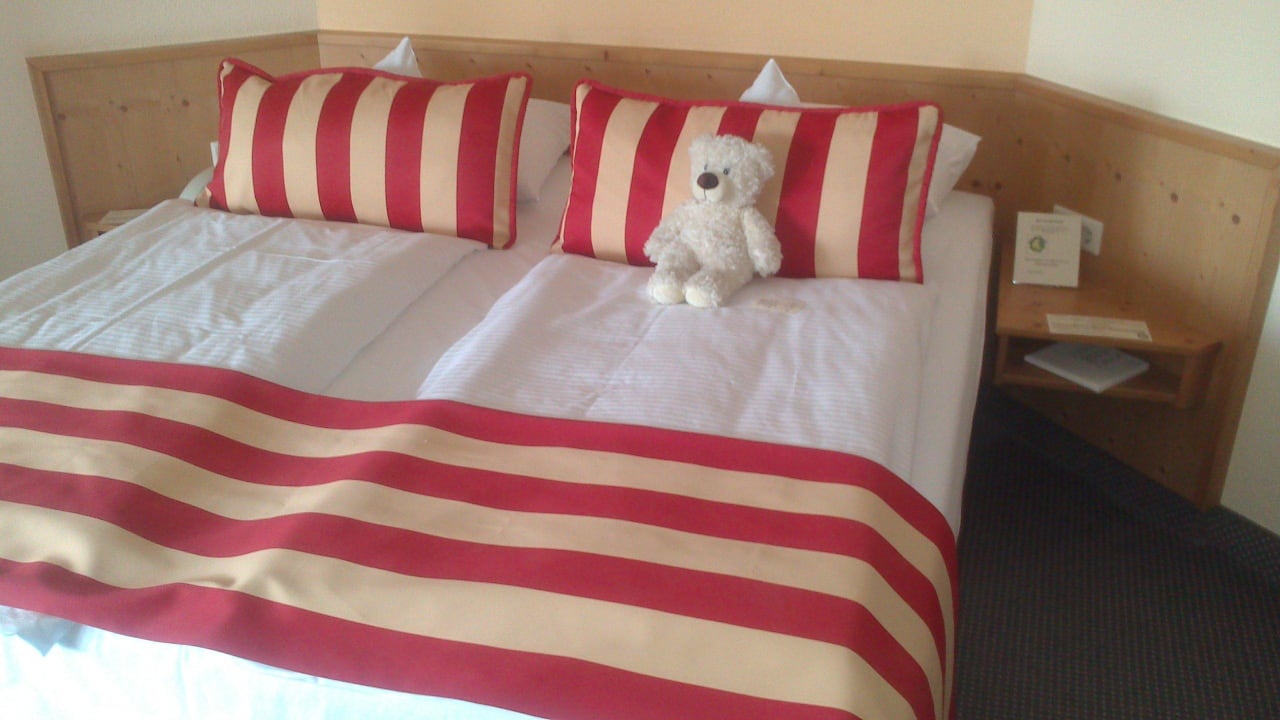 Super Bett in Zimmer 240 Best Western Plus Kurhotel an der Obermaintherme