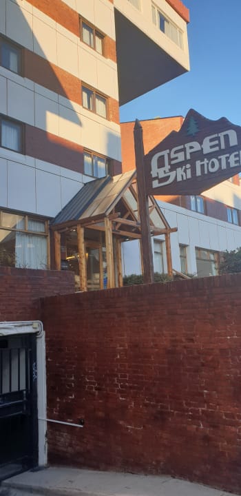 Außenansicht Hotel Aspen Ski
