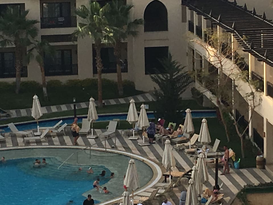 Poolblick vom Spa (Dach des Magig7) Steigenberger Aqua Magic