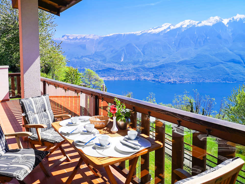Ausblick Apartment Lago Gardasee - Pool, Natur und Seeblick