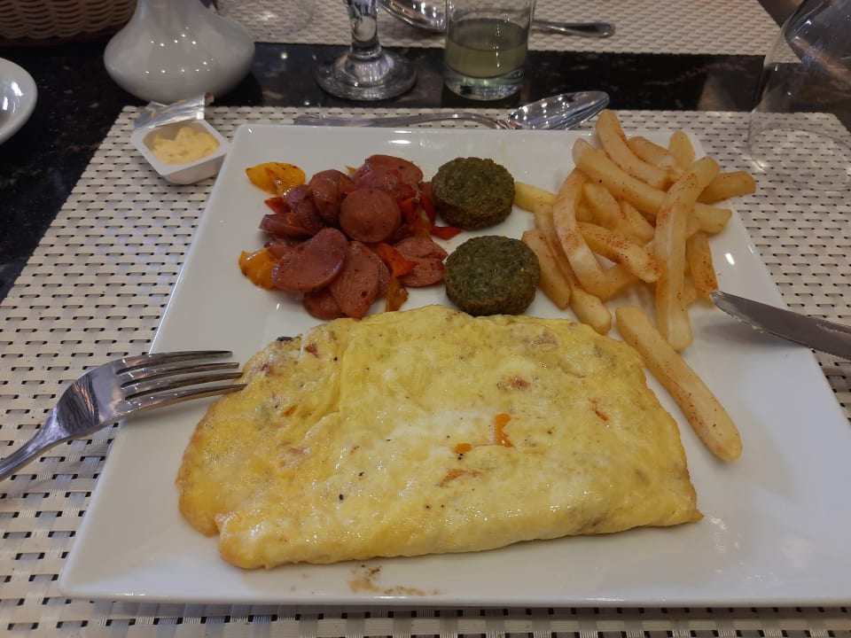 Gastro Oyster Bay Beach Resort - Luxury Serviced Condo