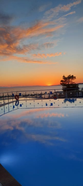 Pool Istion Club & Spa