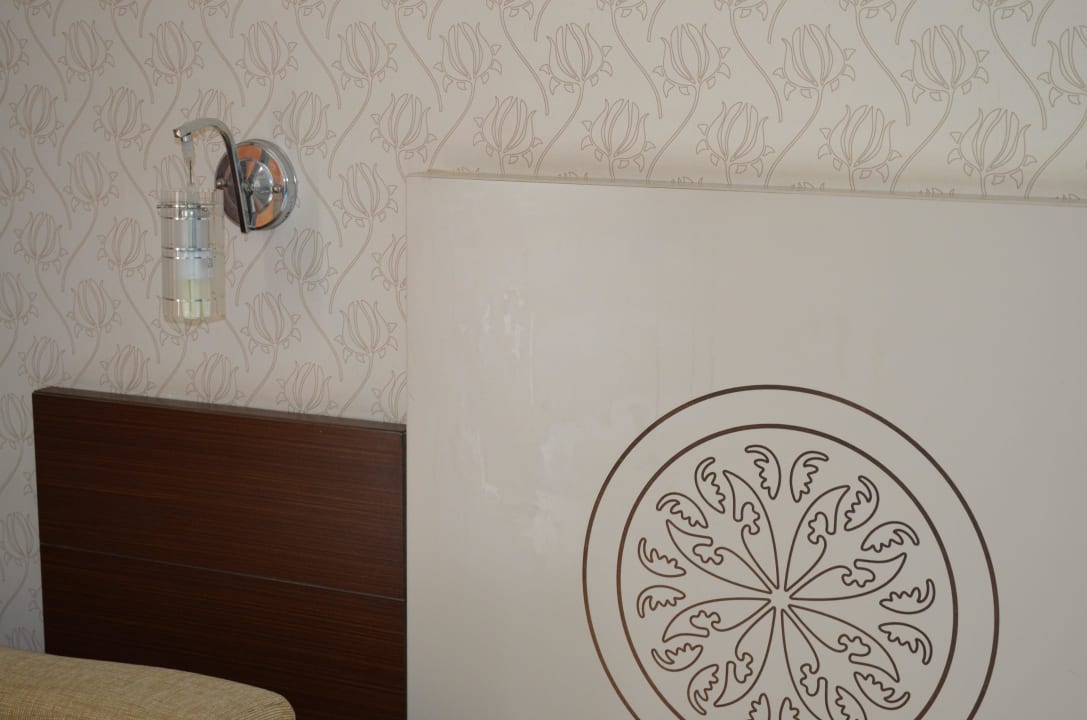 Kopfteil verschmiert und verspritz mit Flüssigkeit Side Alegria Hotel & Spa - Adults only +16