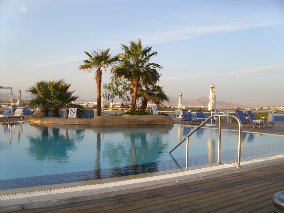 Auf dem Sonnendeck Lido Sharm Hotel