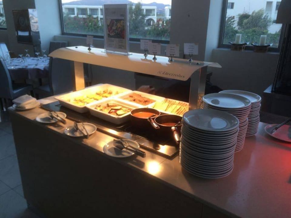 Abends Asterias Beach Resort