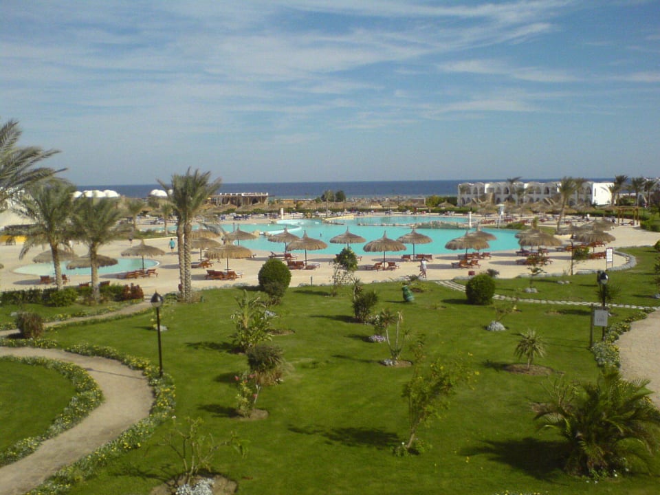 Blick auf Poollandschaft Hotel Gorgonia Beach Resort