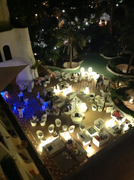 Blick auf die Bar von der obersten Etage Dreams Jardín Tropical