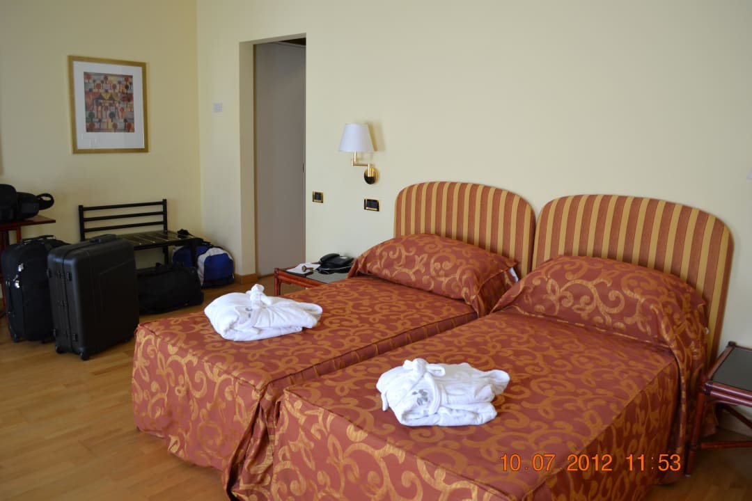 Zimmer sauber und ordentlich Grand Hotel Gardone