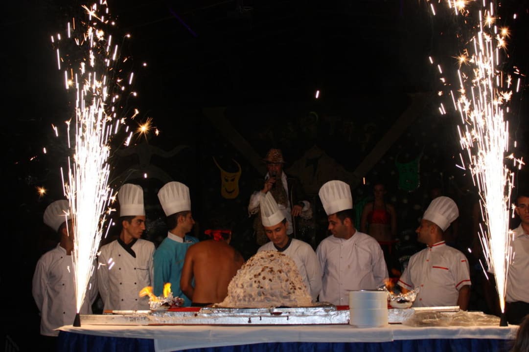 Eisbombe Club Turtas Beach Hotel