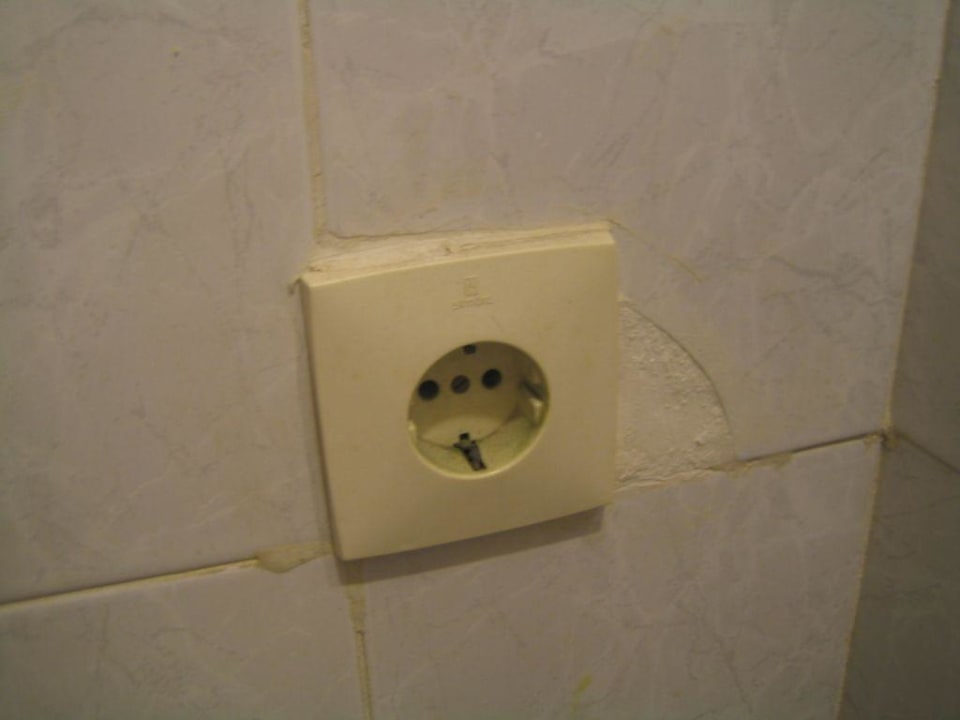 Versifftes Badezimmer Teil I Hostel Alcina