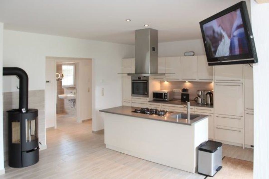 Komplett ausgestattete, offene Küche Haus Frantje