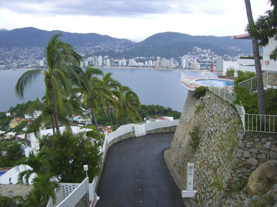 Hotelanlage mit Blick auf die Bucht von Acapulco Hotel Las Brisas