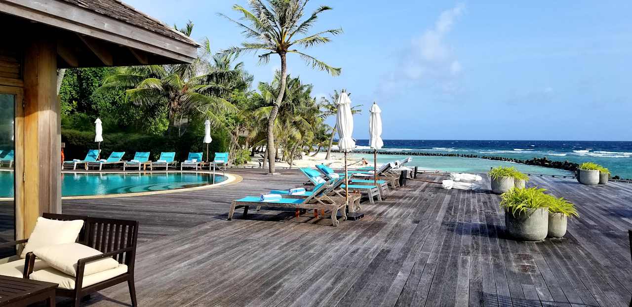 Pool Kuredu Island Resort & Spa