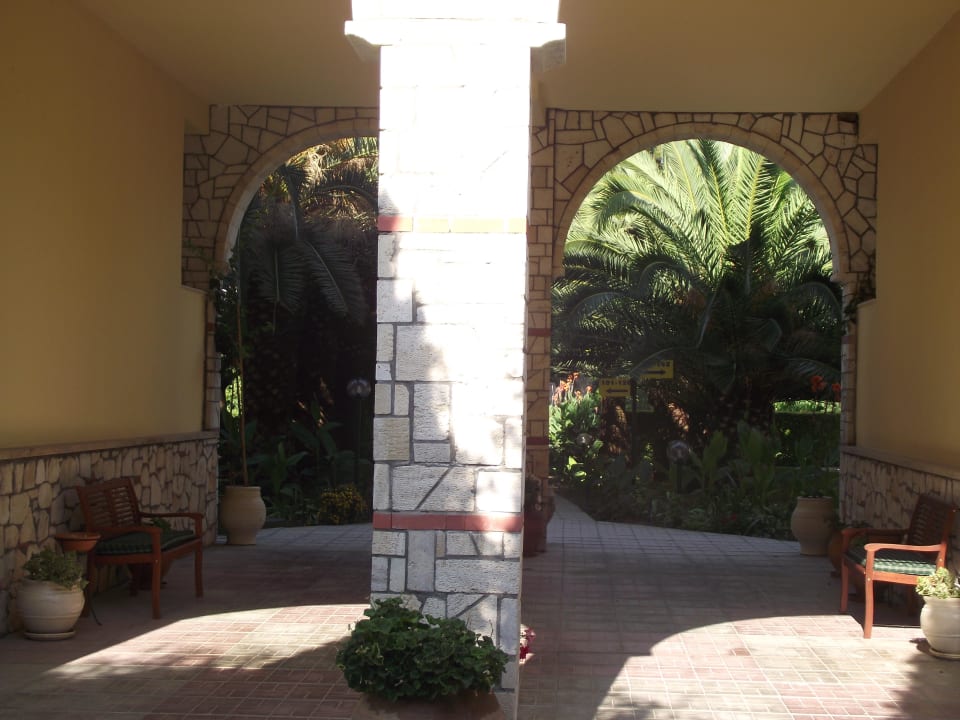 Weg zum Strand Hotel Portes Beach
