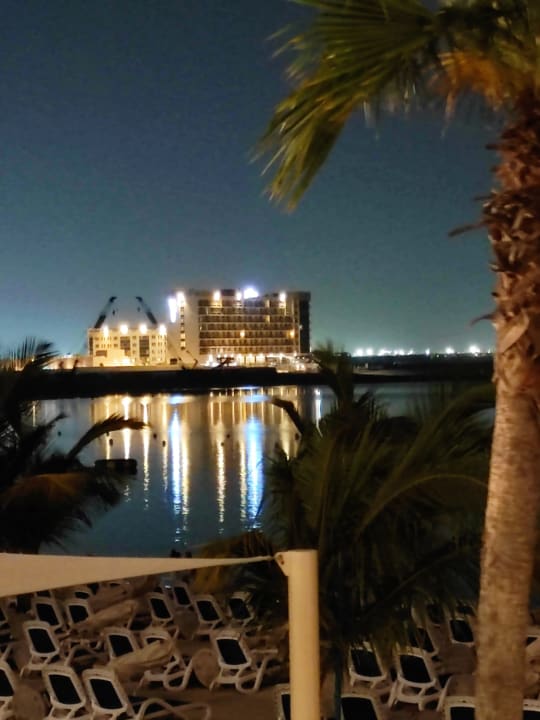 Strand Hampton by Hilton Marjan Island