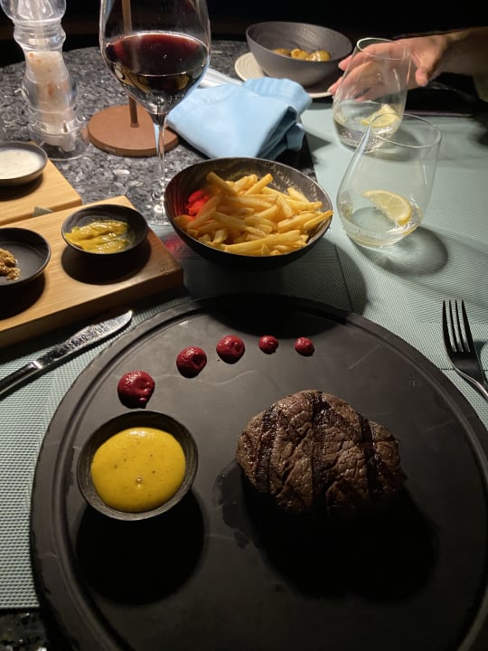 Gastro Outrigger Maldives Maafushivaru Resort