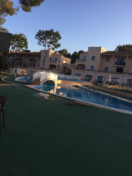 Pool mit Gebäuden Iberostar Waves Club Cala Barca