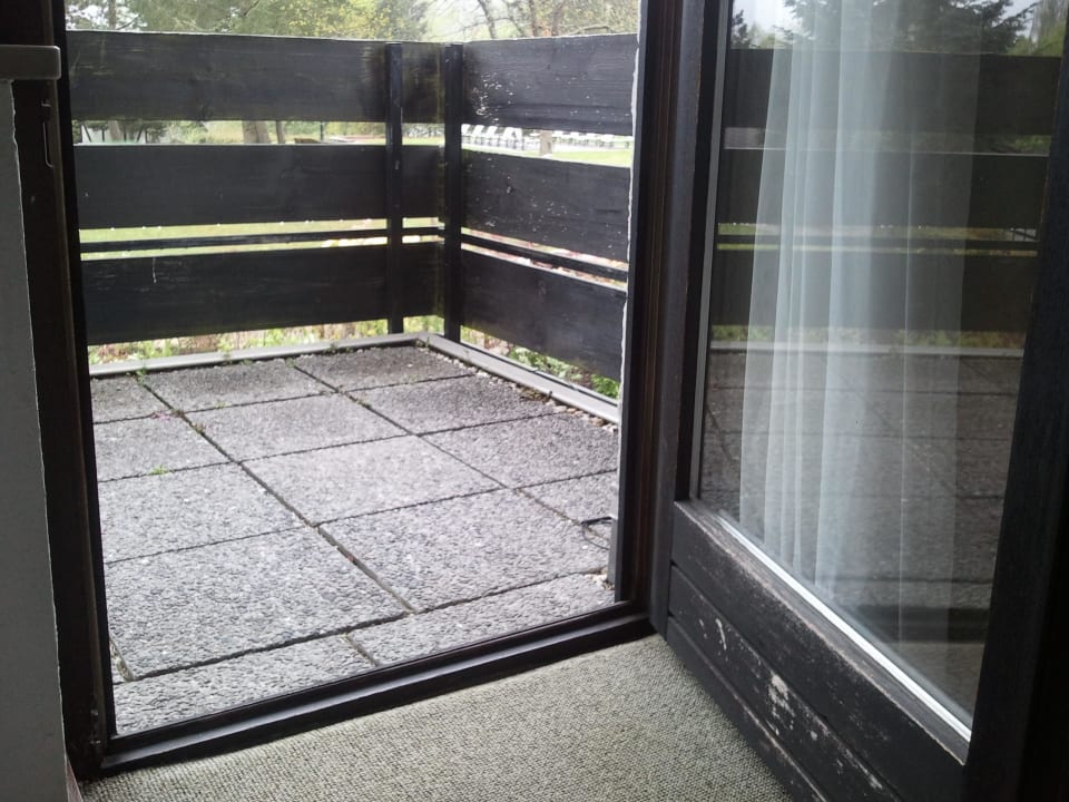 Ausblick auf den sanierungsbedürftigen Balkon Sporthotel Grafenwald