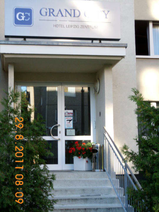 Hoteleingang Days Inn Leipzig City Centre