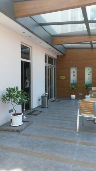 Hoteleingang Hatipoglu Beach Hotel