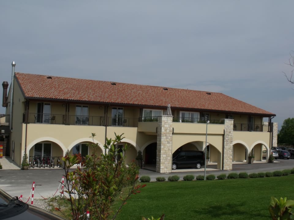 Außenansicht Leonardo Hotel Lago di Garda – Wellness and Spa
