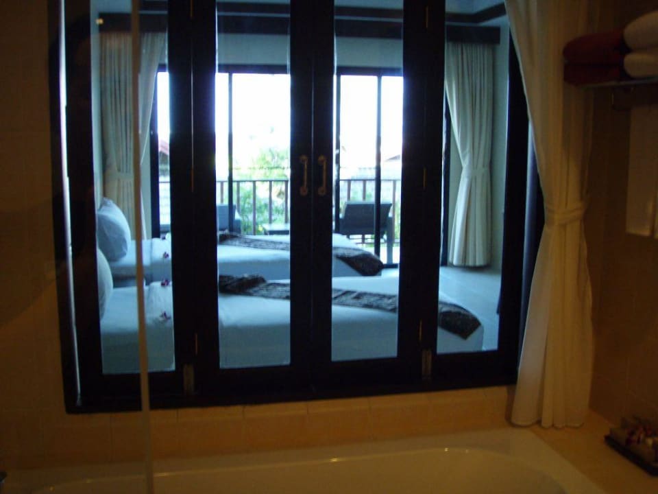 Ausblick aus dem Bad im Hotelzimmer Hotel Nangthong Bay Resort