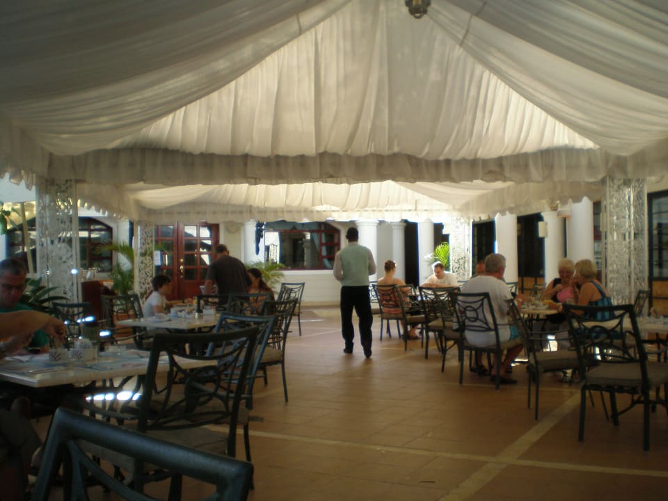 Aussenbereich Hauptrestaurant Bahia Principe Grand El Portillo
