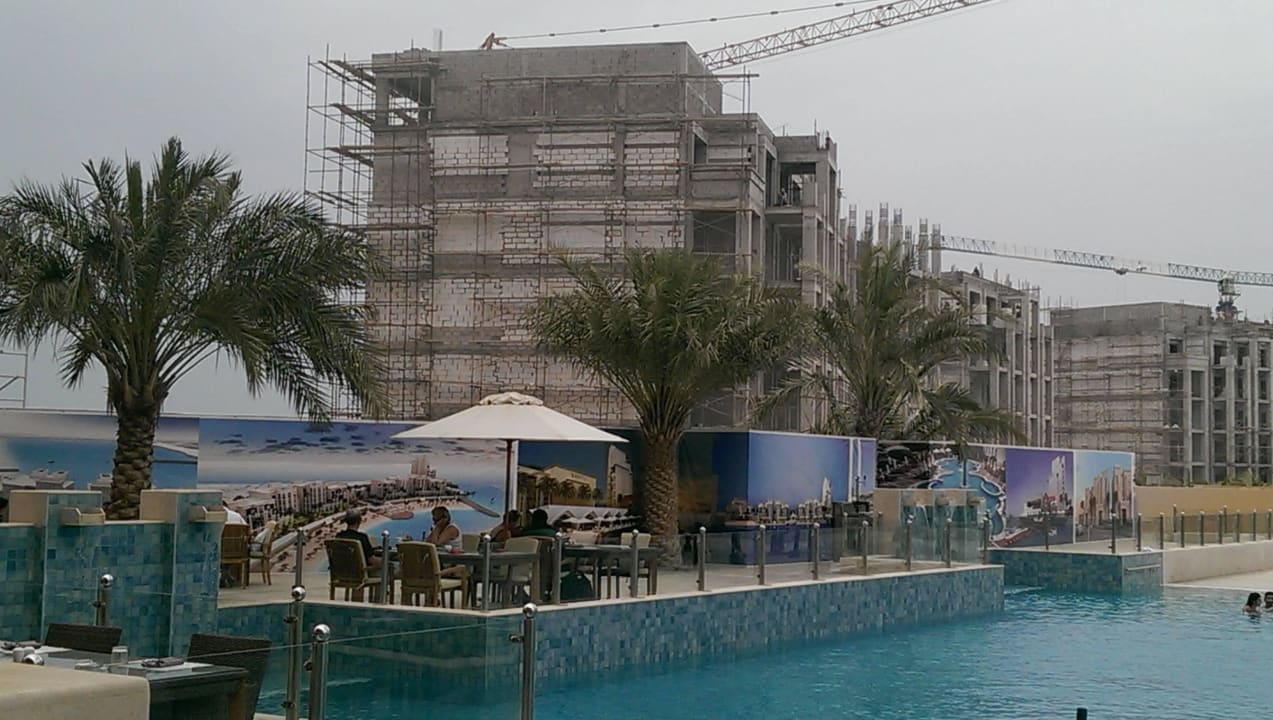 Vom Pool aus DoubleTree by Hilton Resort & Spa Marjan Island