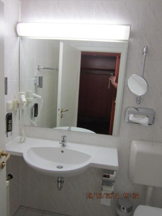 Bad mit Kosmetikspiegel und Fön Seehotel Brandenburg a.d. Havel