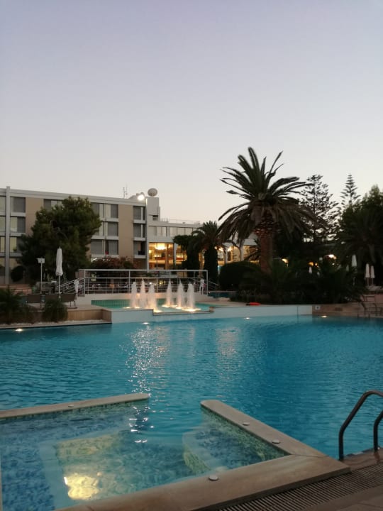 Pool Caravia Beach Hotel