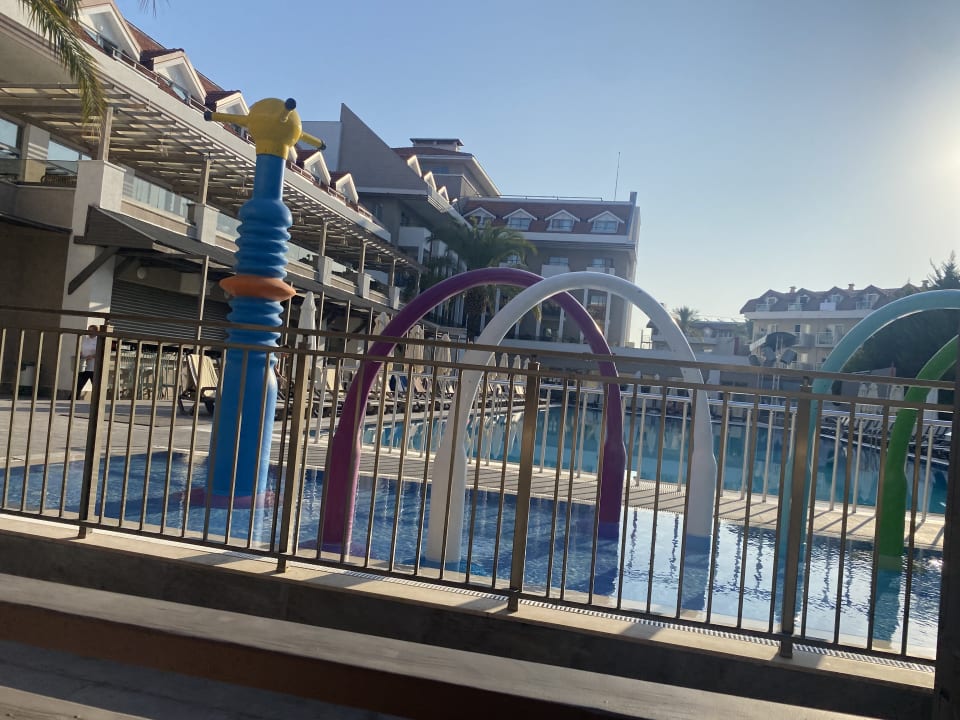 Pool Side Story Resort & Spa