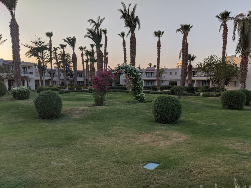 Gartenanlage Lotus Bay Beach Resort