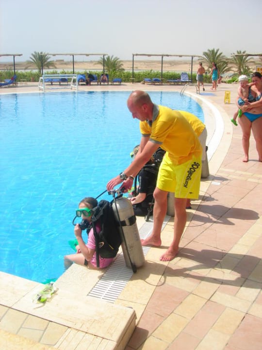 Tauchkurs im Activity Pool TUI MAGIC LIFE Kalawy