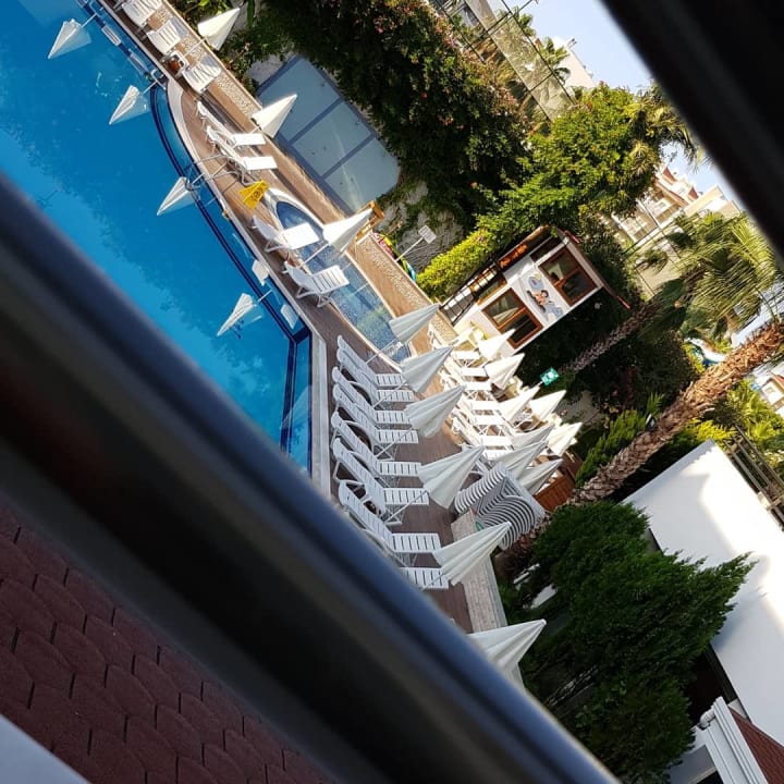 Pool Side Aquamarin Resort & Spa