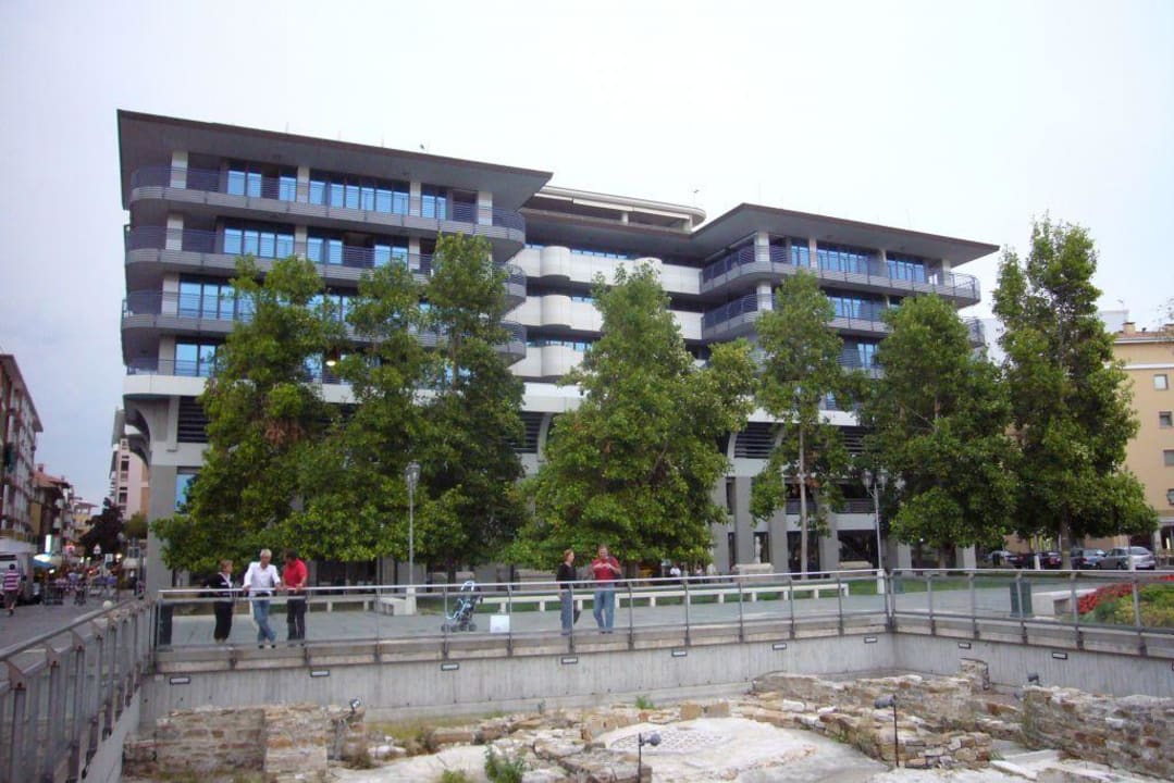 Ansicht Vorderseite Hotel Fonzari