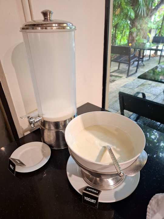 Gastro Laluna Hotel & Resort