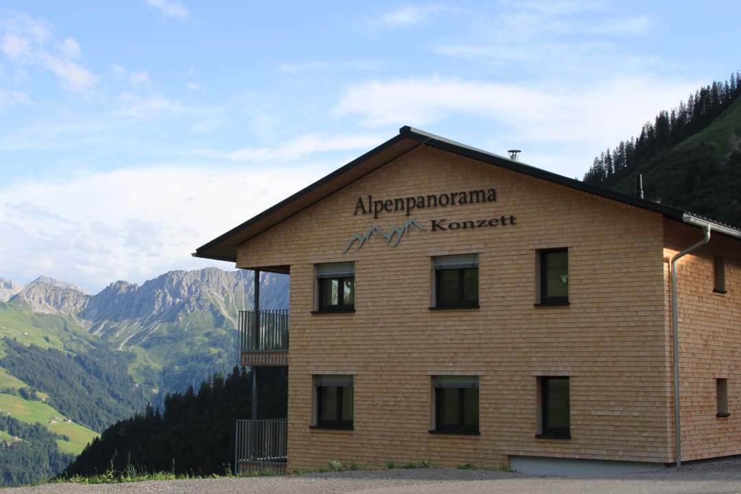 Außenansicht Alpenpanorama Konzett in Faschina