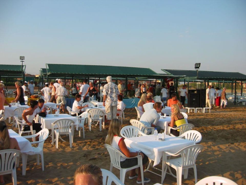 Beachparty Side Breeze Hotel