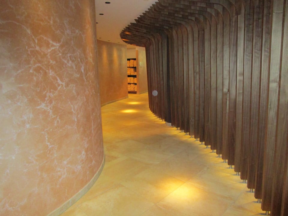 Eingangsbereich Spa Schlosshotel Fiss