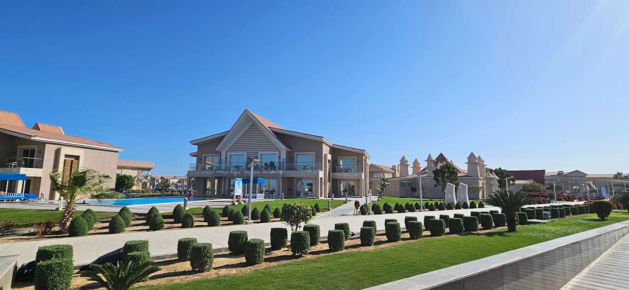 Außenansicht Pickalbatros Sea World Resort - Marsa Alam