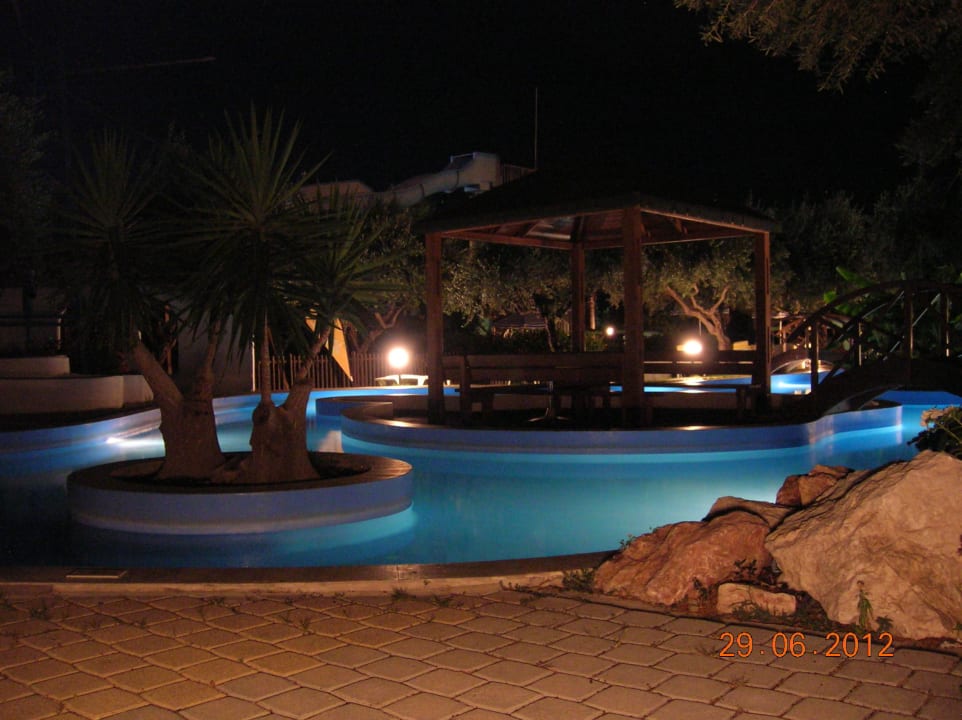 Basen nocą TUI KIDS CLUB Alex Beach