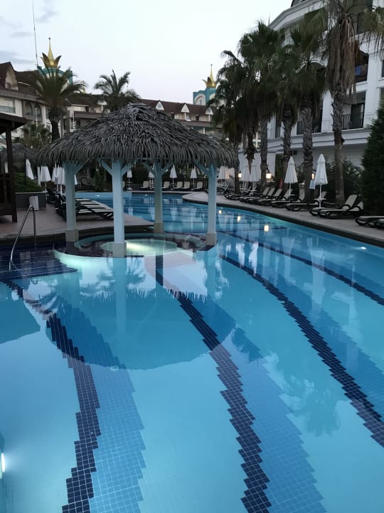 Pool Well Palace Side