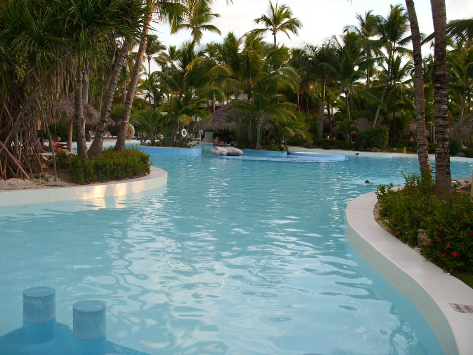 Blick vom Strand in Richtung Poolbar Meliá Caribe Beach Resort-All Inclusive