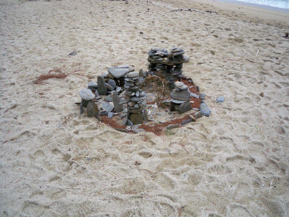 Kunstwerk am Strand Lagomandra Hotel & Spa