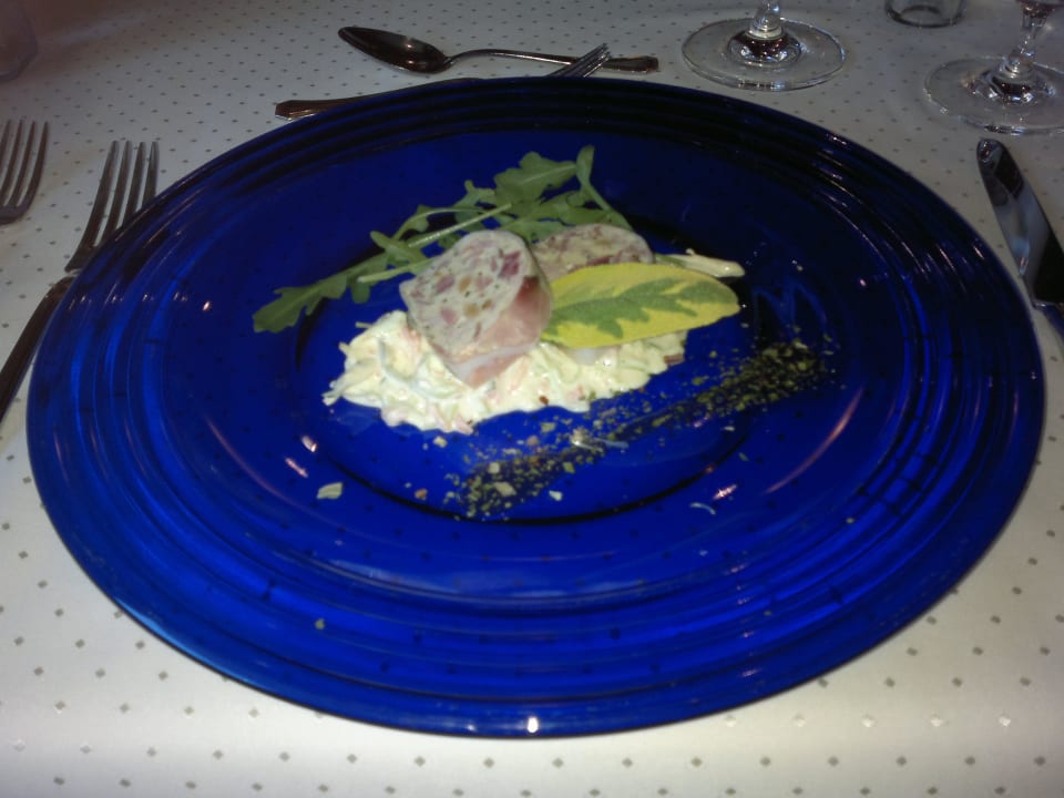 Terrine im Speckmantel an mariniertem Karottenkrau Platzlhof - Mein Hotel im Zillertal