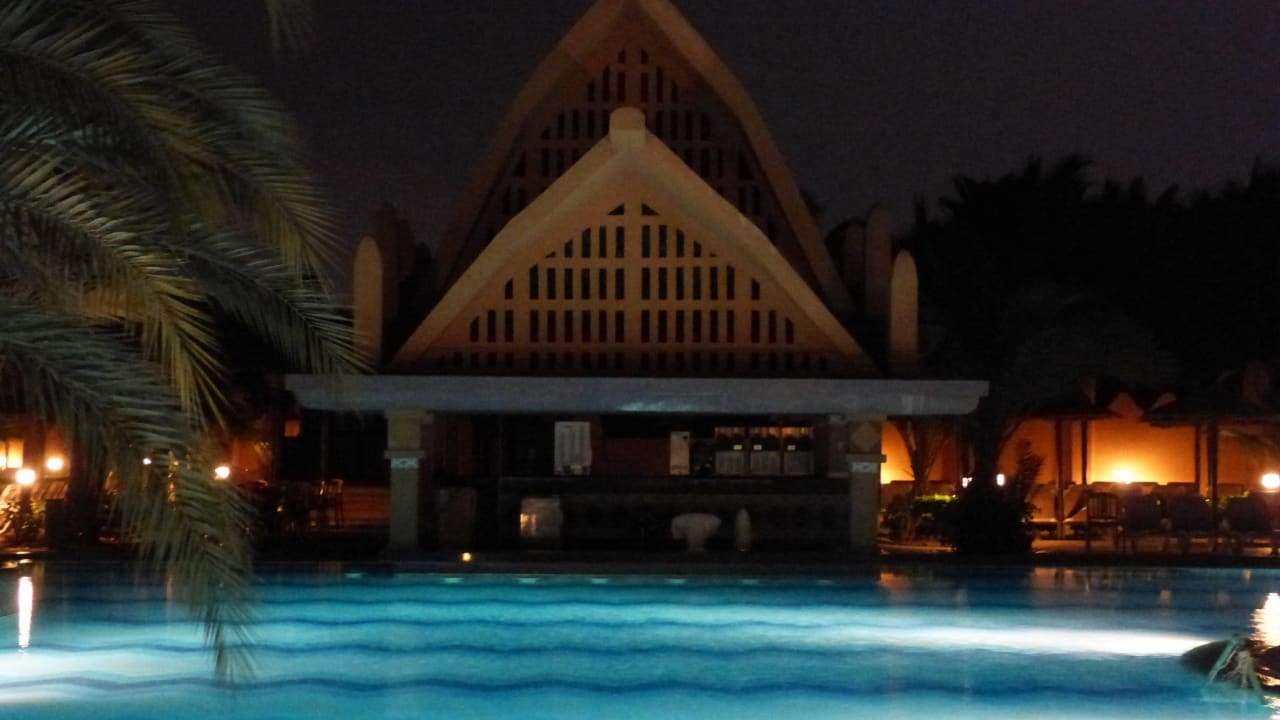 Pool mit Poolbar Hotel Riu Funana