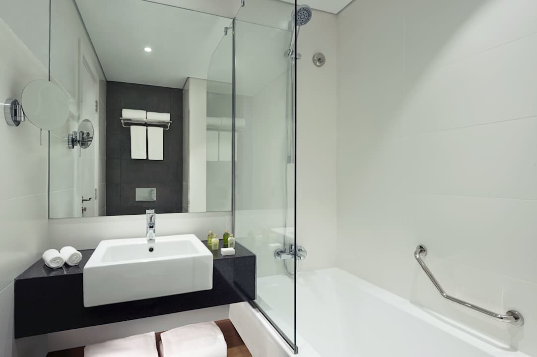 Zimmer Tryp by Wyndham Dubai