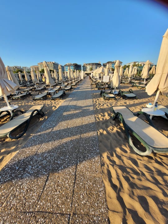Strand Commodore Elite Suites & Spa - Adults only