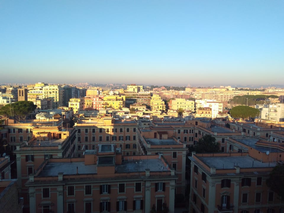 Blick vom Frühstücksraum Best Western Hotel Piccadilly